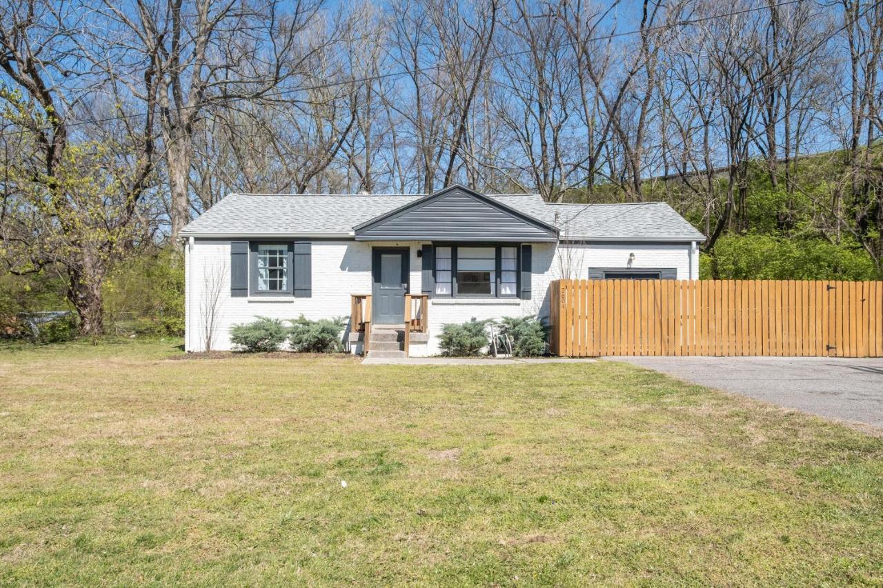 The Titan - Pet-Friendly Bungalow Nashville Exterior photo